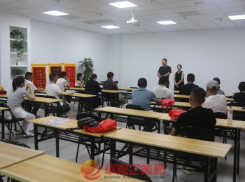 阜陽(yáng)紅門(mén)消防學(xué)校新一期學(xué)員順利結(jié)業(yè)